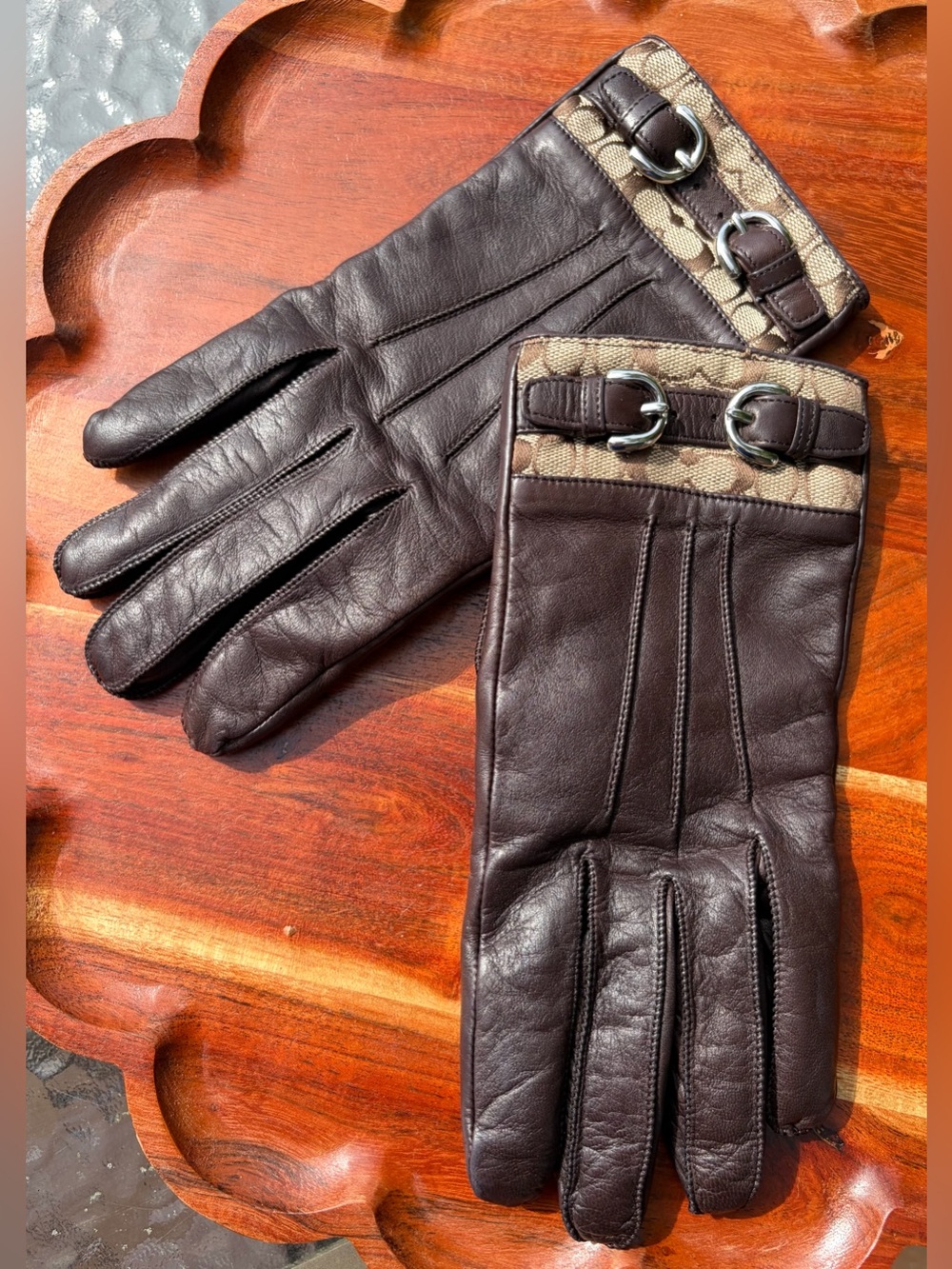 Vintage COACH Soho Signature Buckle Leather Gloves.